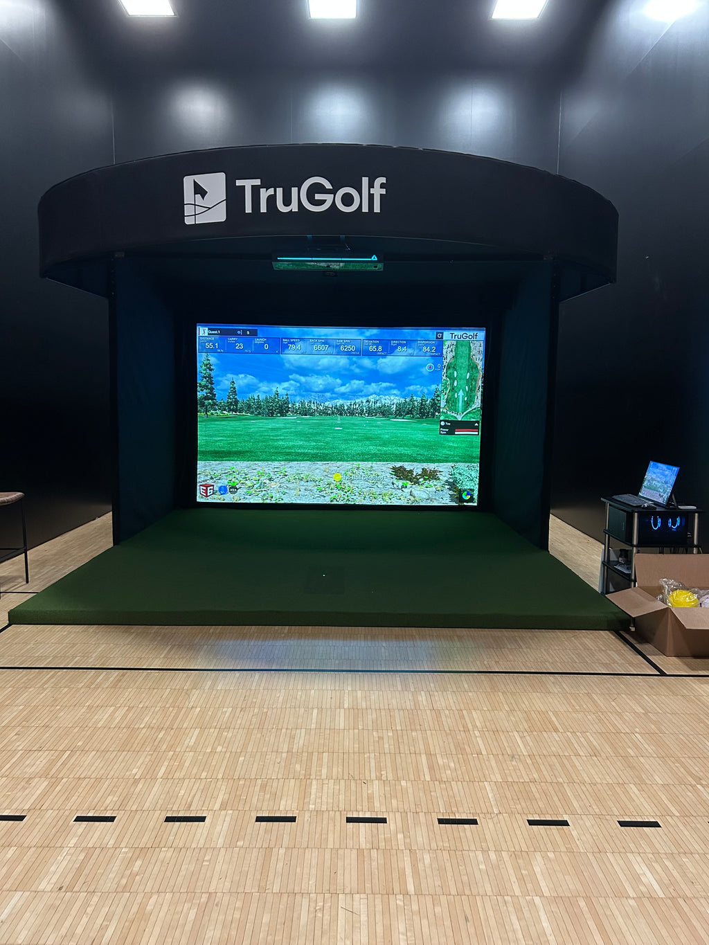 APOGEE by TruGolf w/ Signature Trim Simulator